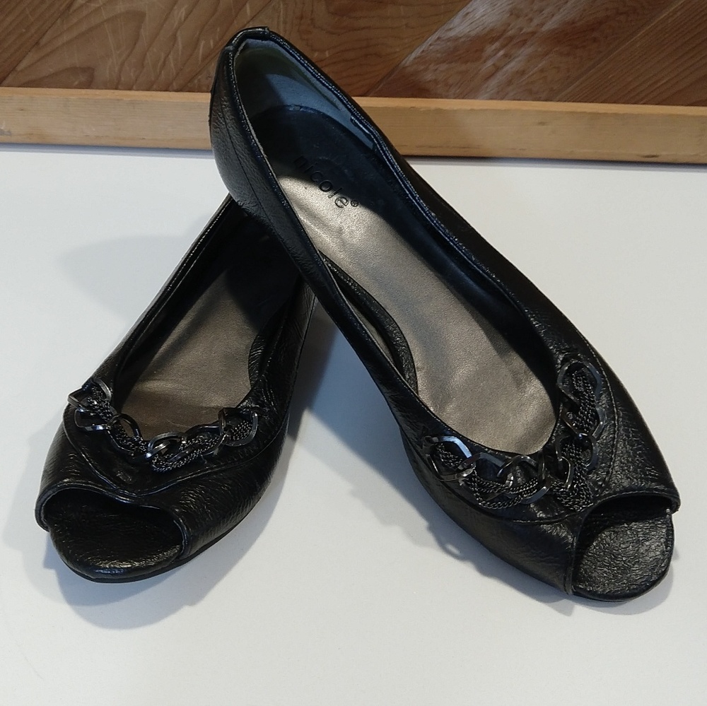 Nicole embellished flats with peekaboo toe sz7.5